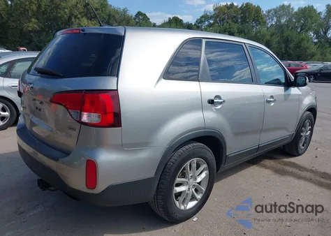 2015 Kia Sorento Lx z USA, uszkodzony, nr VIN 5XYKTCA65FG568235